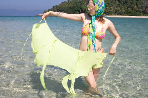 Elegancia Veraniega: Transparencias y Fluidez